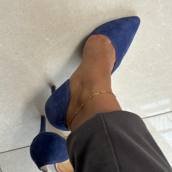 NINE WEST SUEDE HEELS - Picture 6 of 6